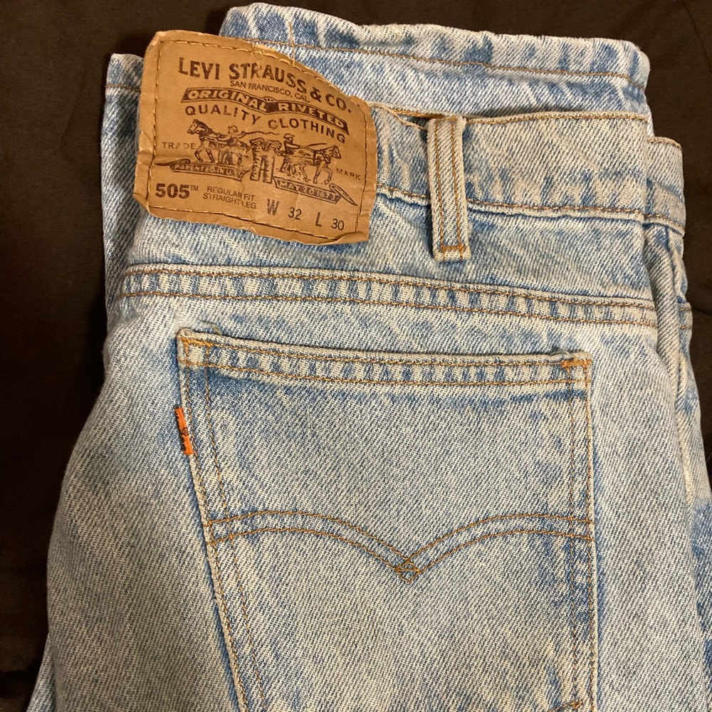 Vintage light wash Levi’s 505 orange tabs 32x30